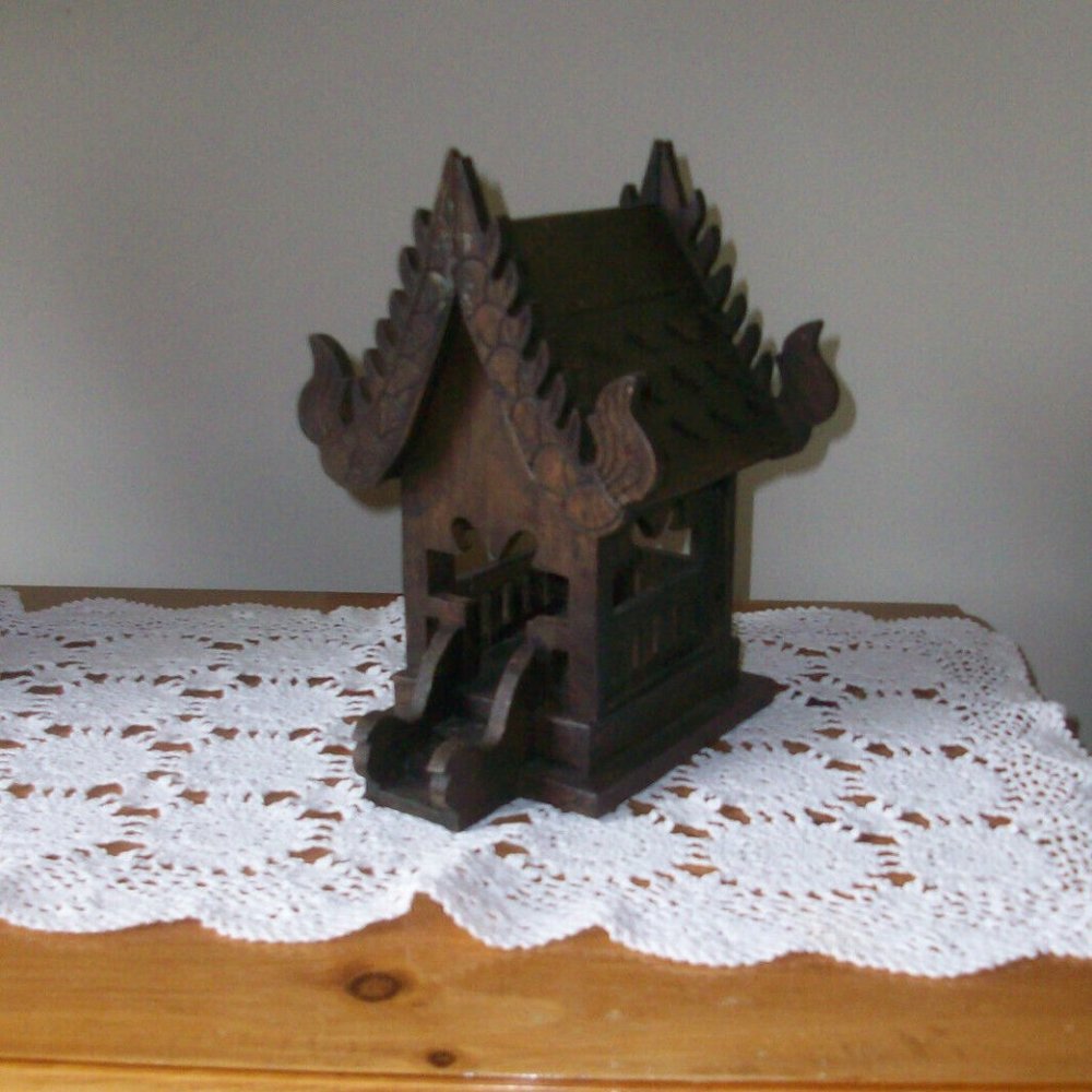 Vintage Decorative Hand Carved Wooden Bird House.....Folk Art